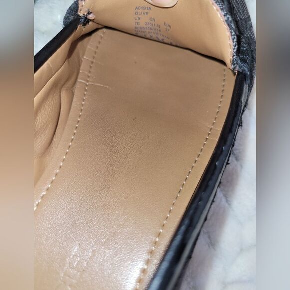 Coach Olive Loafers Size 7b w/Black Coach Hardware. - Picture 3 of 4